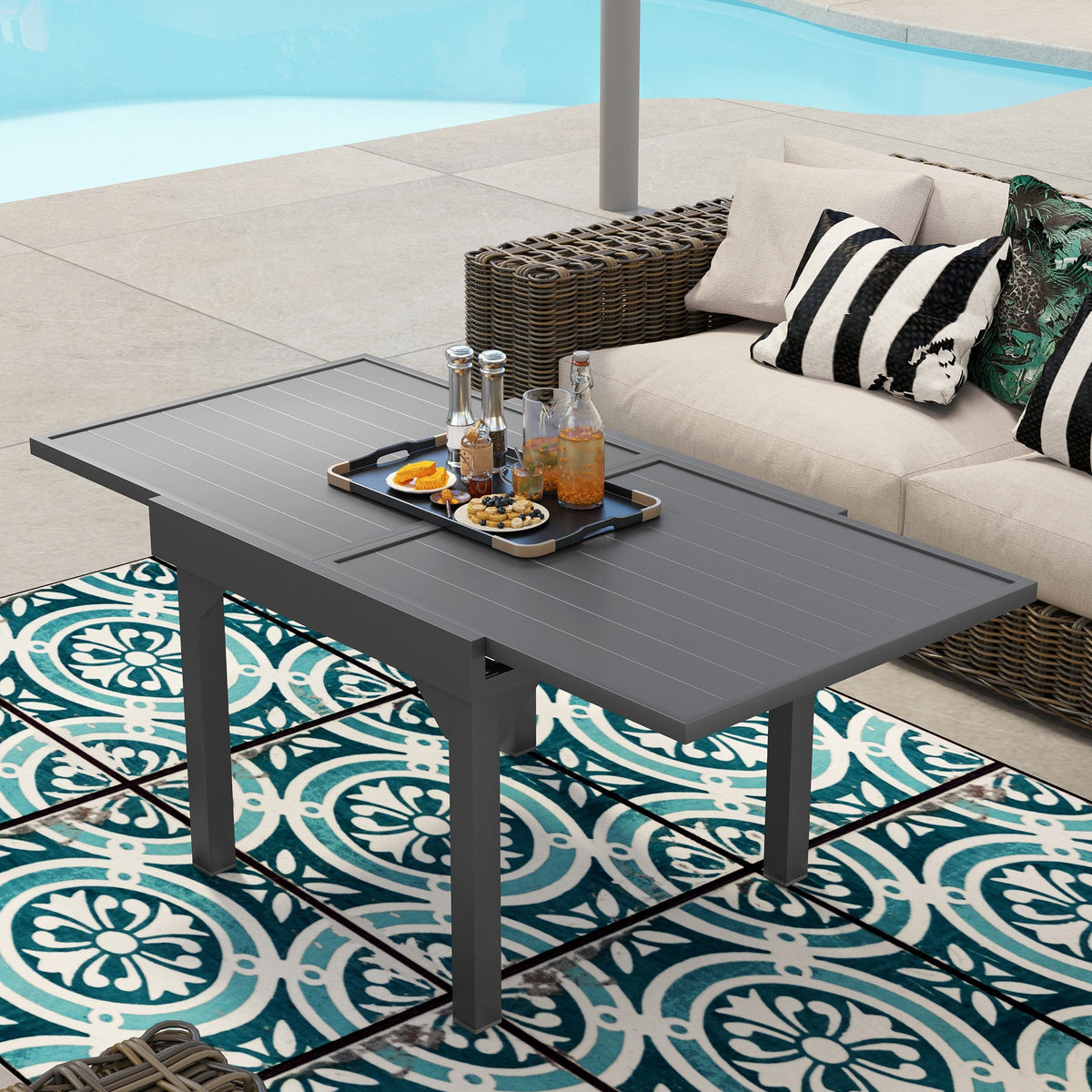 35"-71"  Extendable Aluminium Outdoor Dining Table w/ Slatted Top for 4-6 Person, Grey