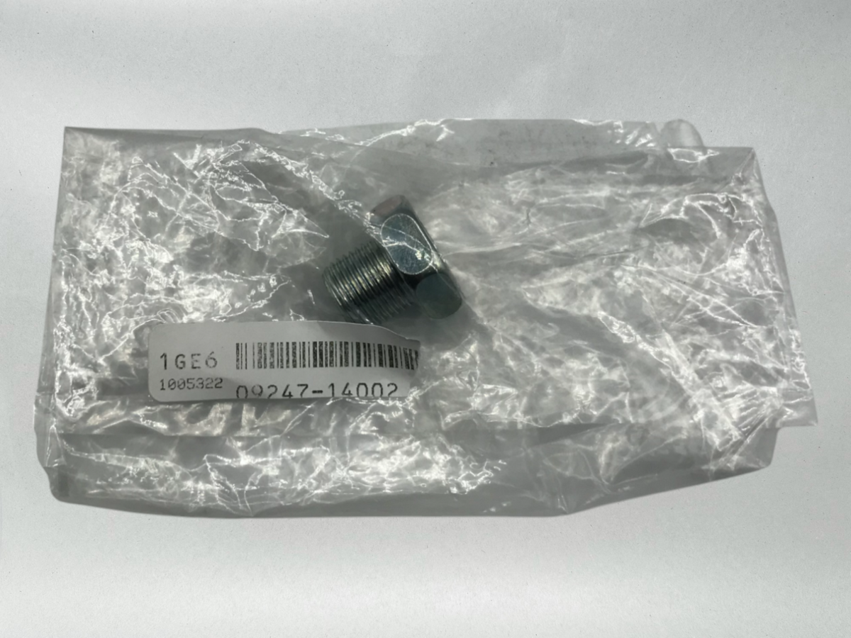 Suzuki OEM PLUG 09247-14002 / C109R C50 C90 C90T C50 C50T