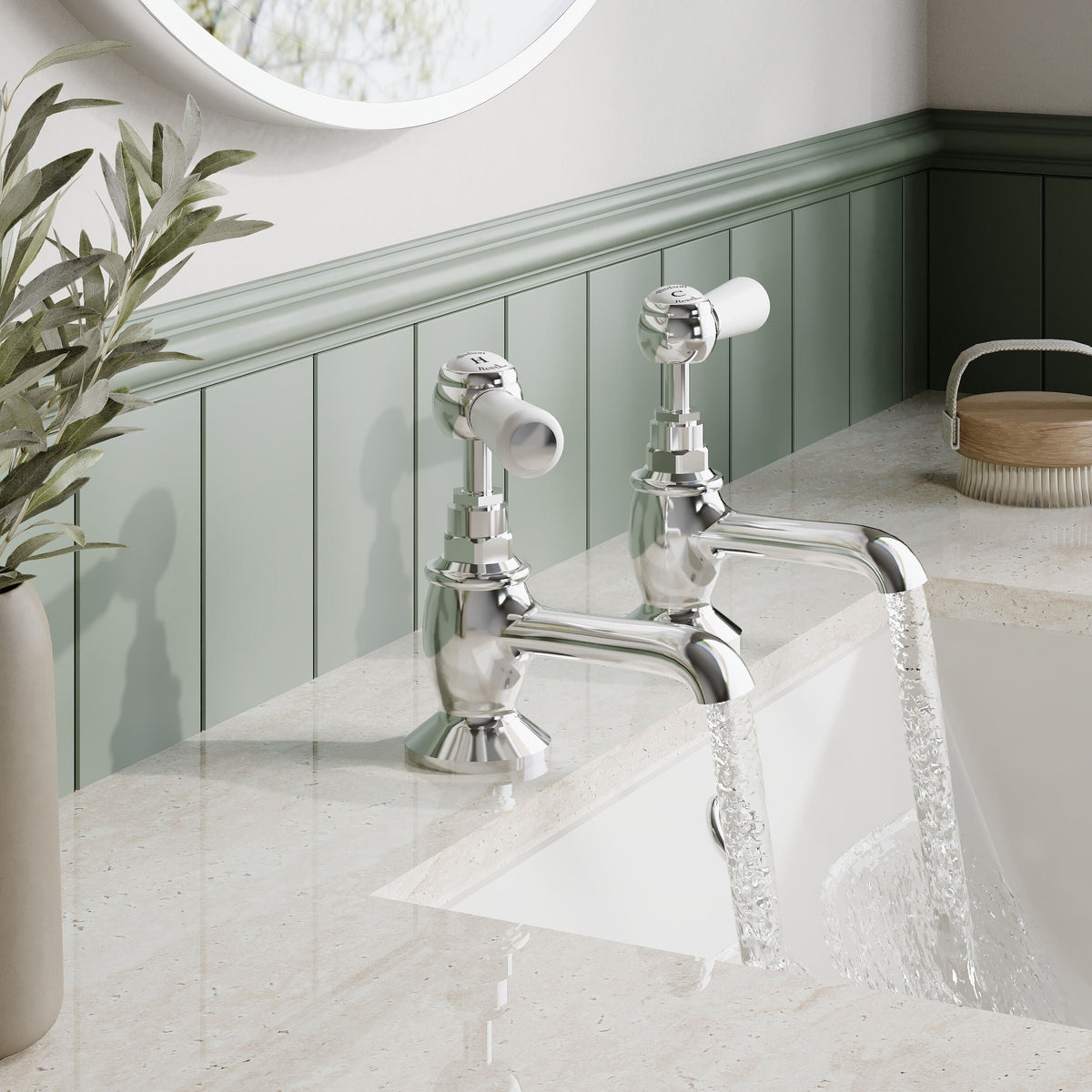 Claremont Topaz Lever Basin Pillar Taps