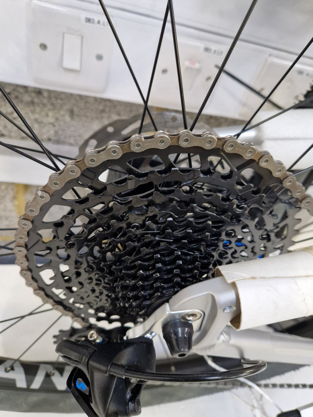 Boardman MHT 8.8 Hardtail 11-Gears Dic Brake Mountain Bike - Small - Silver 