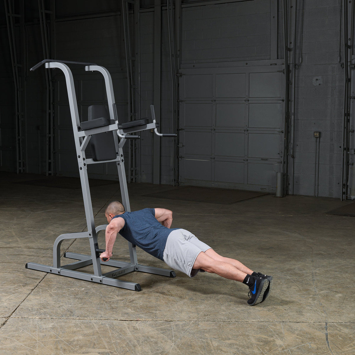 Body Solid Vertical Knee Raise DIP Pull Up