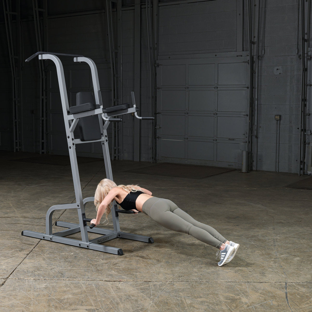 Body Solid Vertical Knee Raise DIP Pull Up
