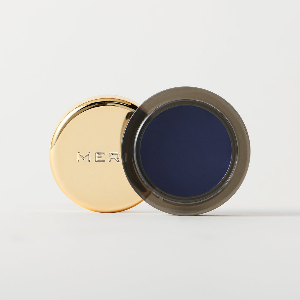 Master || A cream-to-powder eyeshadow by MERIT Beauty