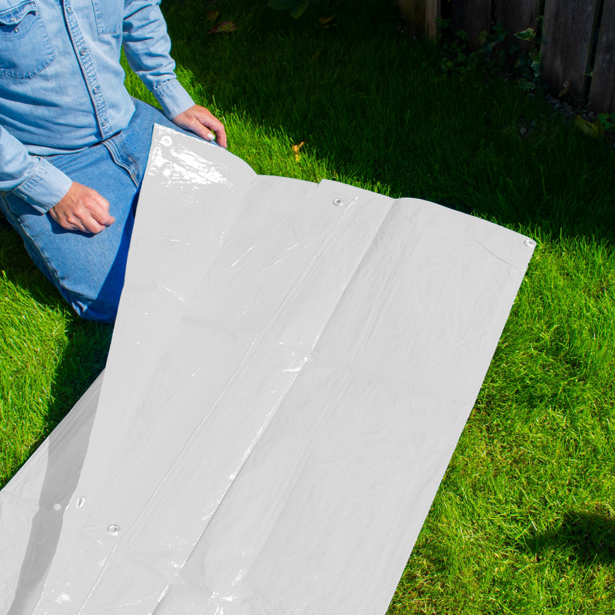 White M-Grade Tarpaulin 3m x 4m