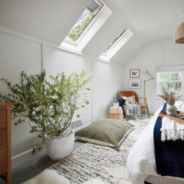 VELUX Solar Powered Venting Curb Mount Skylight - White Solar Powered Shade