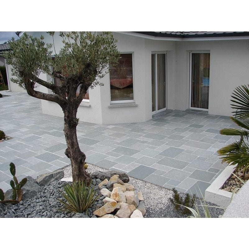 Traditional Kotah Blue Limestone Paving Pack (19.50m2 - 66 Slabs / Mixed Pack)