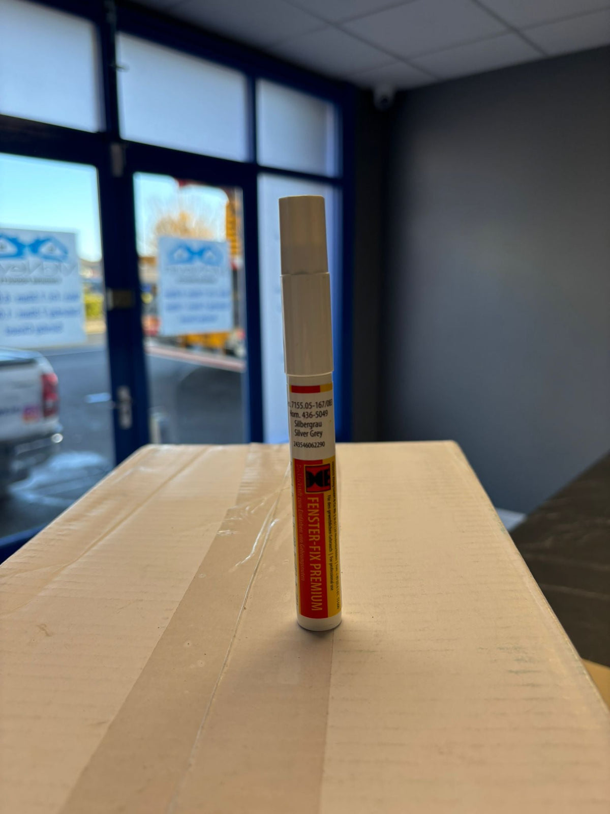 Touch up pens