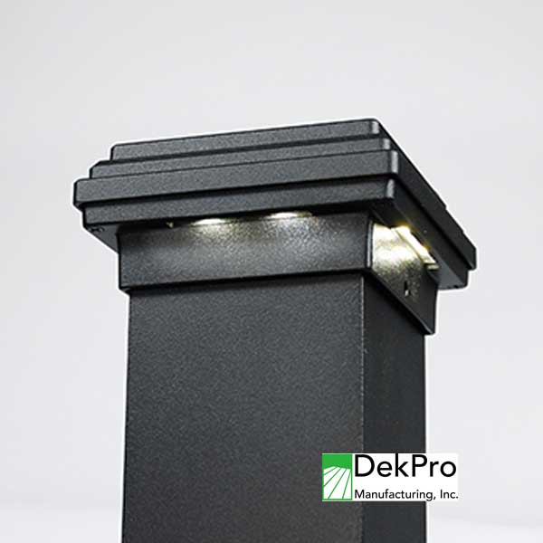 DekPro Effex Solar Post Cap Light