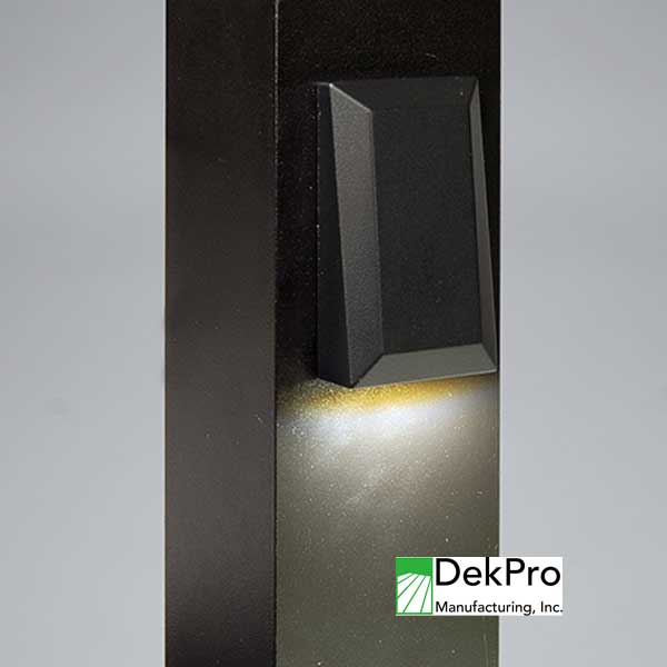 DekPro Effex Vertical Post Light