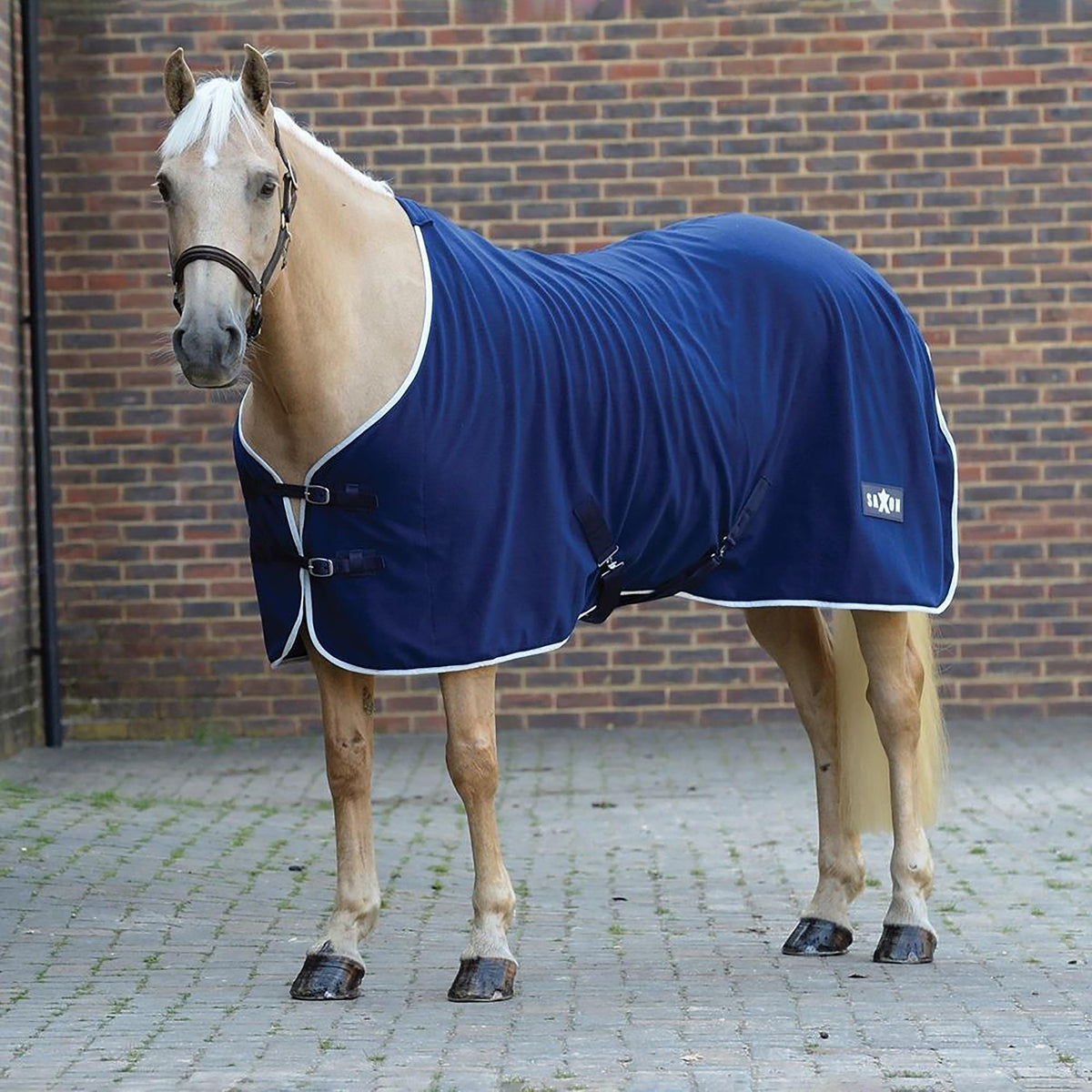 Defiant Fleece Standard Neck Rug