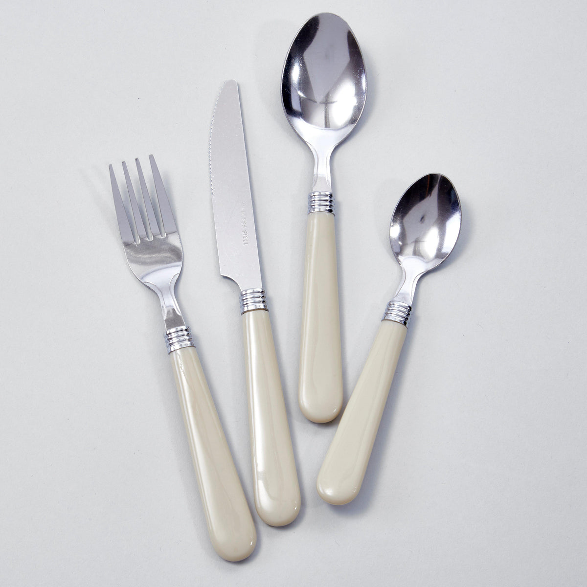 16 Piece Cutlery Set