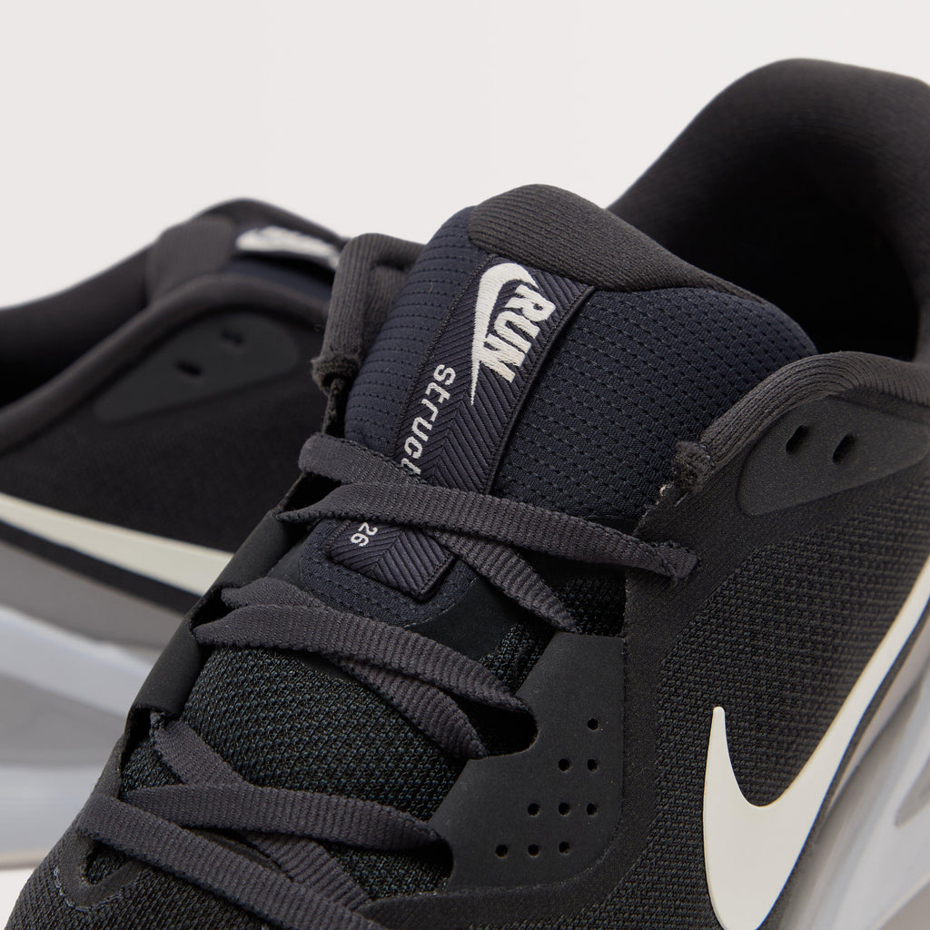 Men's Structure 26 Road Running Shoe