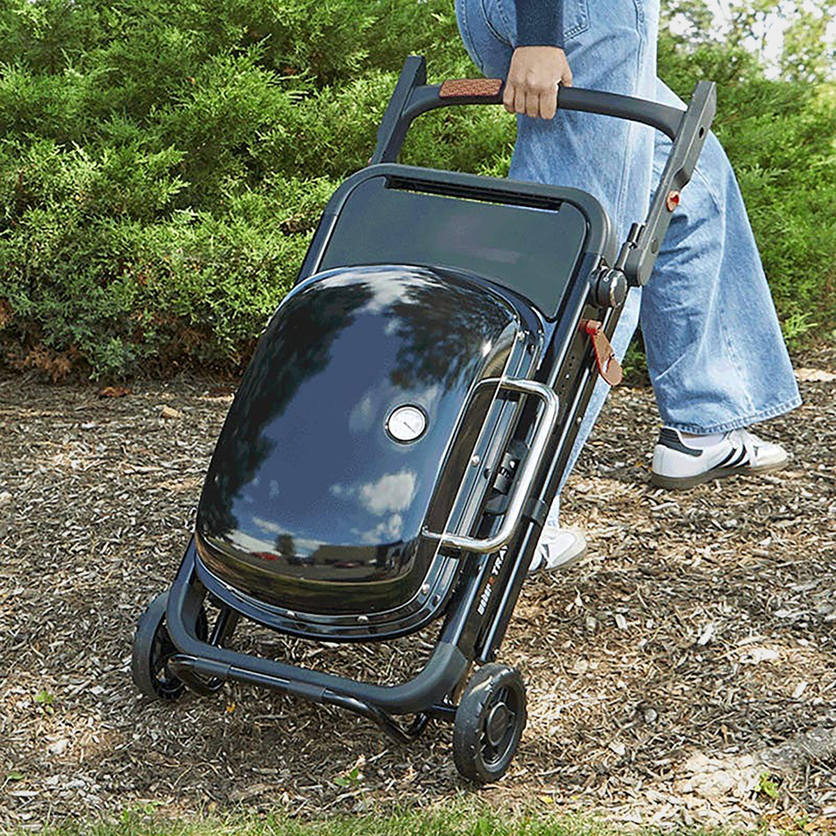 Traveler® Compact Portable Gas Barbecue