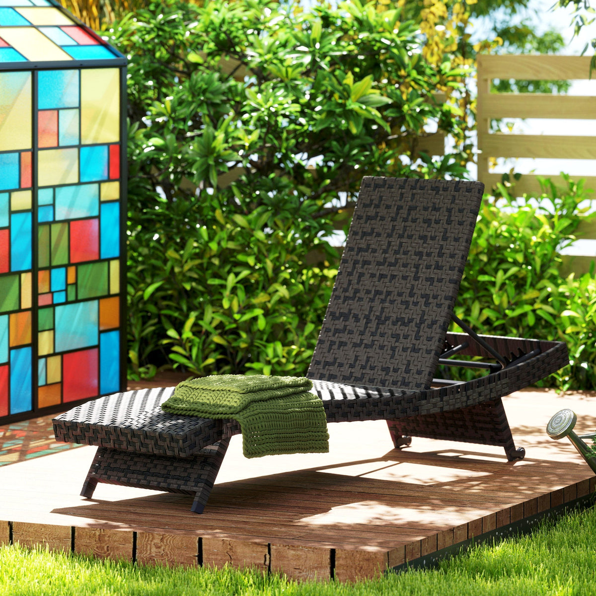 Rattan FoldingLounger Recliner with 5-Level Adjustable Backrest & Wheels, Mixed Brown