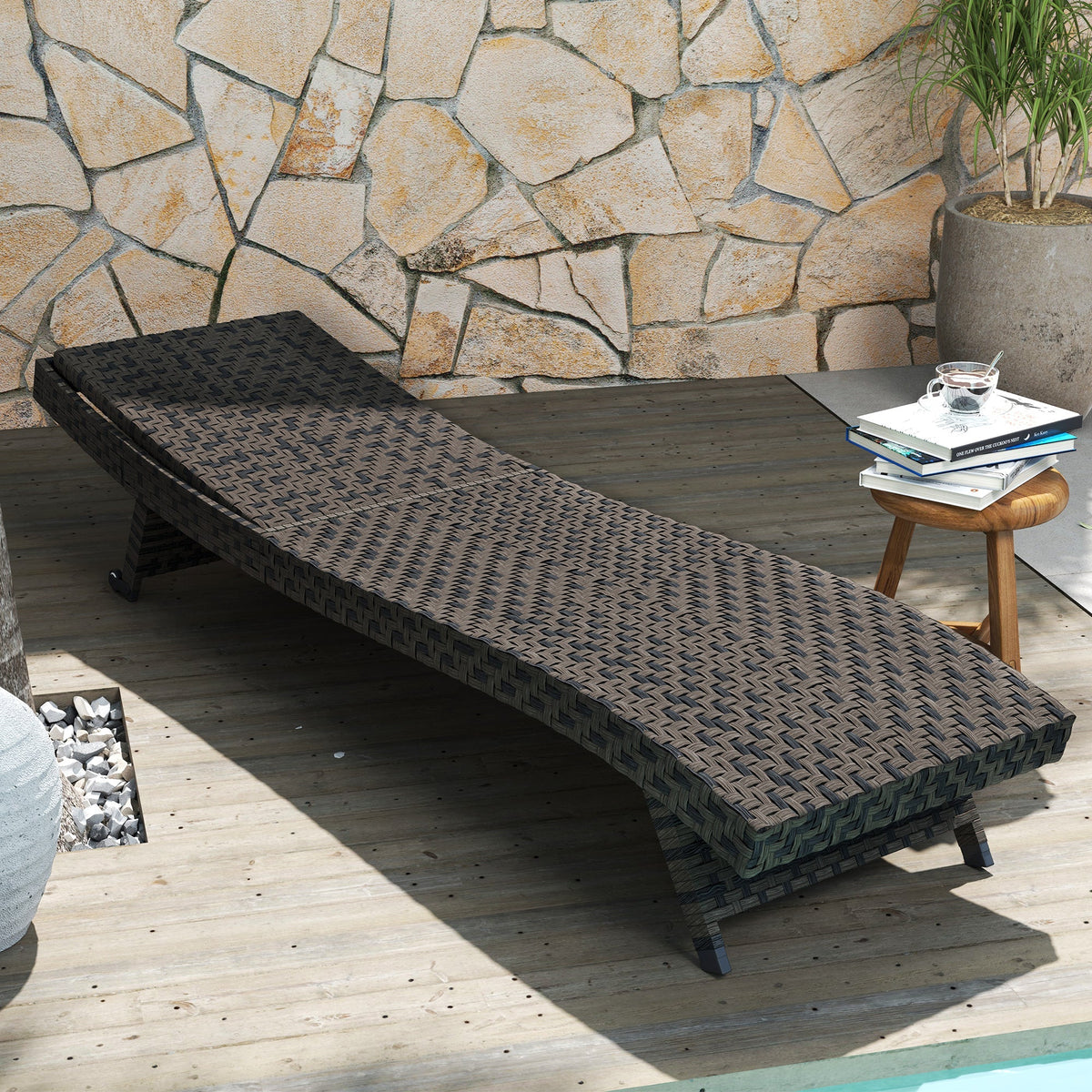 Rattan FoldingLounger Recliner with 5-Level Adjustable Backrest & Wheels, Mixed Brown