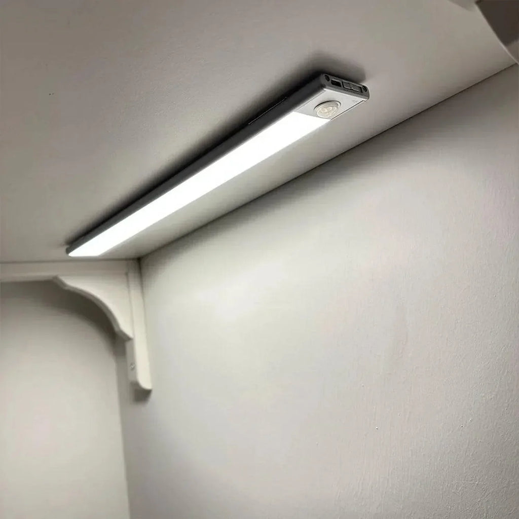 LED Blade 23.5cm Battery Powered Under Cabinet Light | Ledison