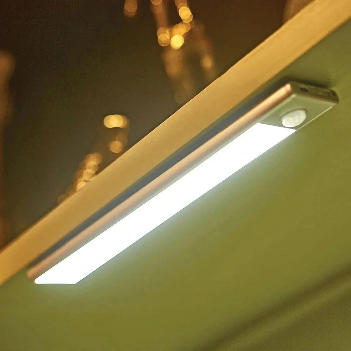 LED Blade 23.5cm Battery Powered Under Cabinet Light | Ledison