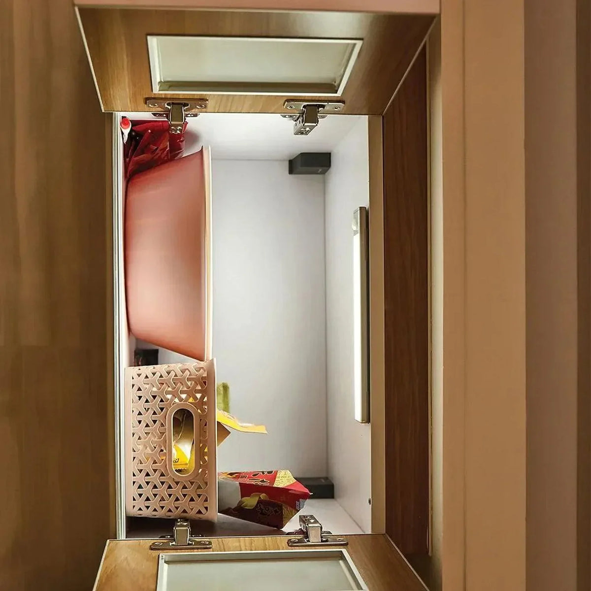 LED Blade 40.5cm Battery Powered Under Cabinet Light | Ledison