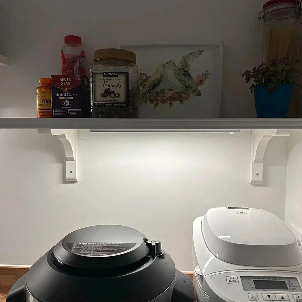 LED Blade 60.5cm Battery Powered Under Cabinet Light | Ledison