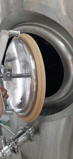 Brewery Tank Door Seals – Food Grade Natural Rubber Seals for Brewing & Food Industry